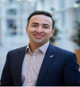 人穿西裝微笑

AI 生成的內(nèi)容可能不正確。