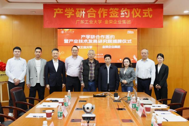 63b30e9c0ab77c3b931f531f51dad77