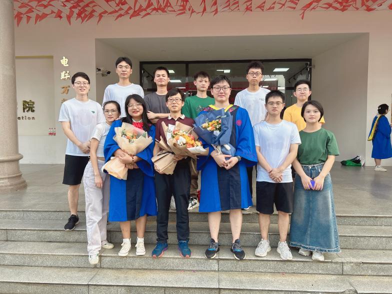 實(shí)驗(yàn)室合照